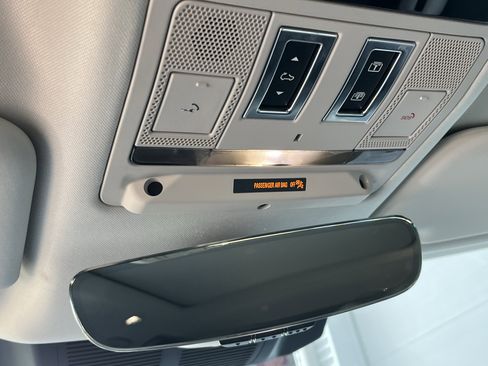 Used 2023 Land Rover Defender 110 X-Dynamic SE AWD/4WD image 23