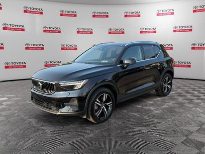 Used 2025 Volvo XC40 B5 Core