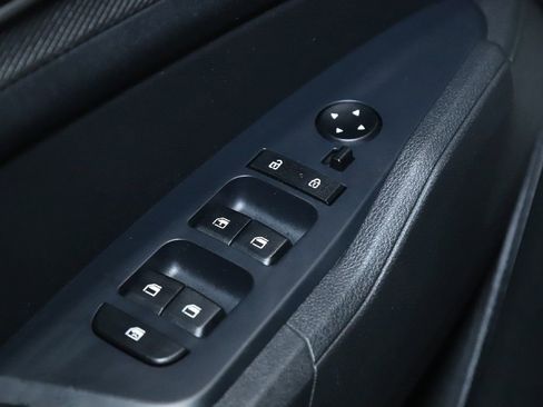 Used 2025 Kia Sportage LX image 16