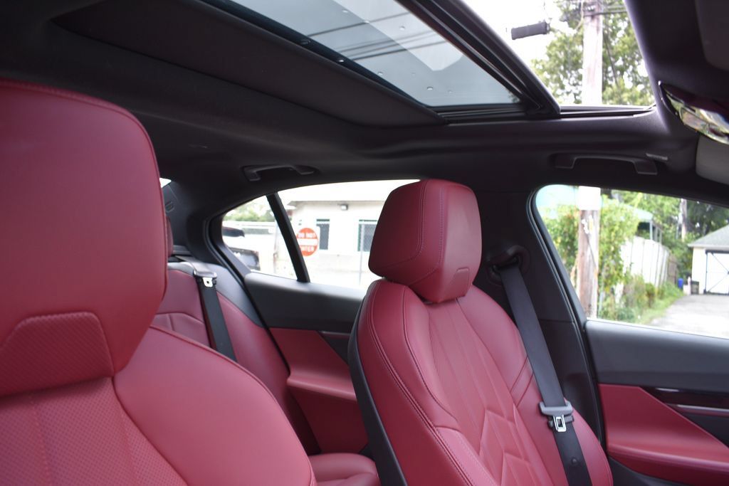 Used 2026 BMW 530i RWD image 24