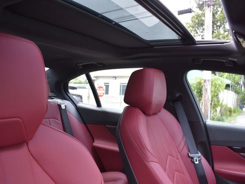 Used 2026 BMW 530i RWD image 24