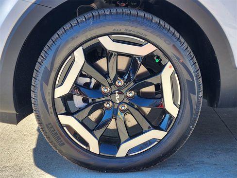 New 2025 Kia Telluride S image 8