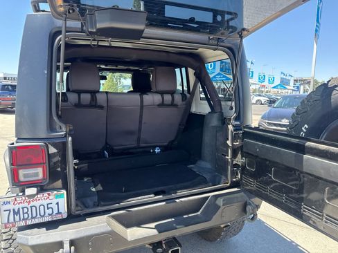 Used 2015 Jeep Wrangler Unlimited Sport w/ Quick Order Package 24S AWD/4WD image 13