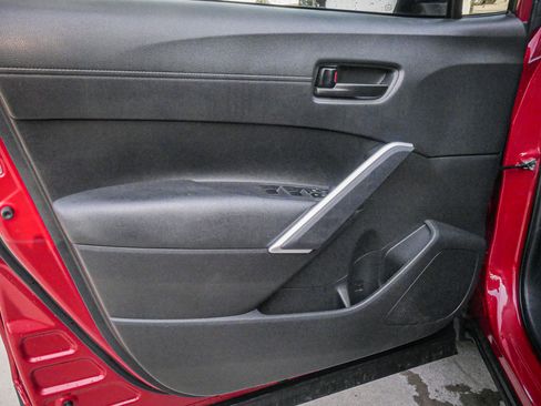 Used 2023 Toyota Corolla Cross SE AWD/4WD image 13