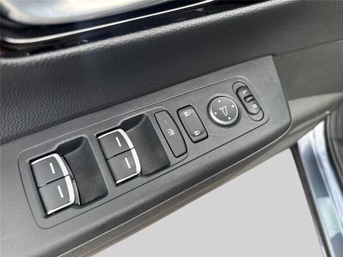 Used 2023 Honda CR-V EX-L image 17