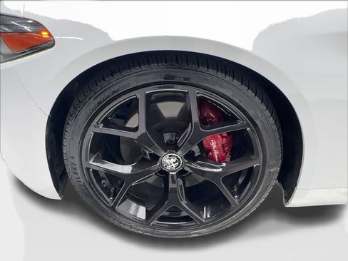 Used 2020 Alfa Romeo Giulia w/ Nero Edizione RWD image 13