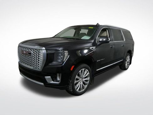 Used 2023 GMC Yukon XL Denali w/ Max Trailering Package AWD/4WD image 9