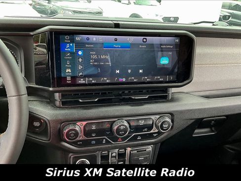 Used 2024 Jeep Wrangler Willys image 5