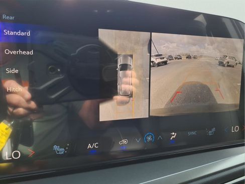 New 2026 Chevrolet Traverse LT image 25