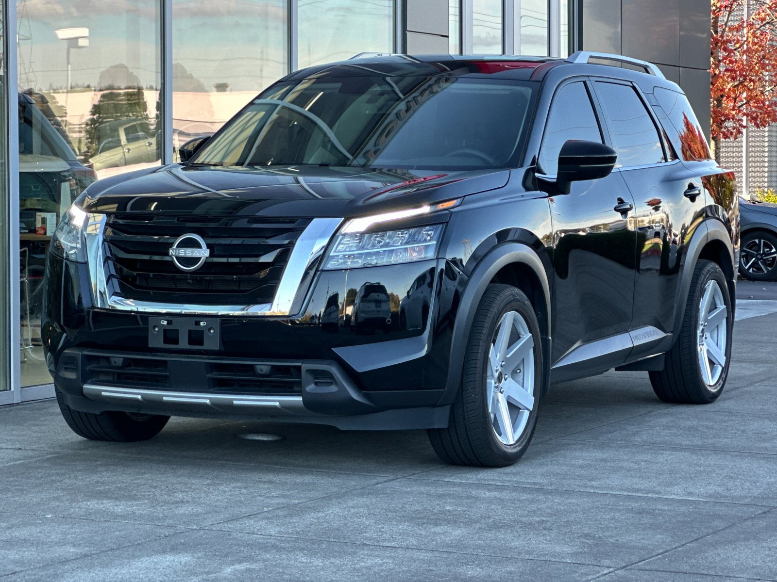 Used 2024 Nissan Pathfinder SL AWD/4WD image 7
