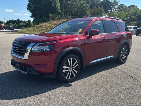 Used 2023 Nissan Pathfinder Platinum w/ Cargo Package FWD image 1