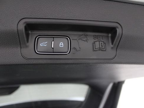 Used 2023 Ford Explorer XLT w/ Equipment Group 202A AWD/4WD image 16