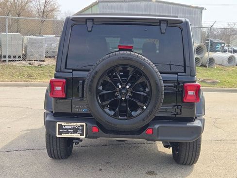 Certified 2025 Jeep Wrangler Unlimited Sahara w/ Safety Group AWD/4WD image 12
