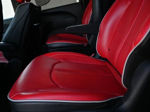 Used 2020 Chrysler Pacifica Limited w/ Quick Oder Package 2EV RED-S image 39