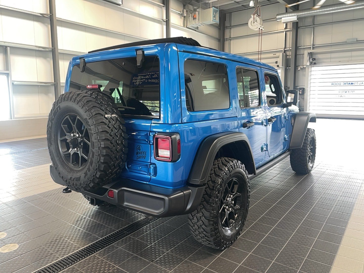 Used 2024 Jeep Wrangler Unlimited Sport AWD/4WD image 8