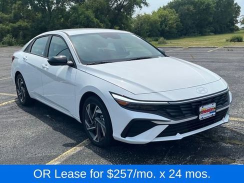 New 2025 Hyundai Elantra SEL image 7