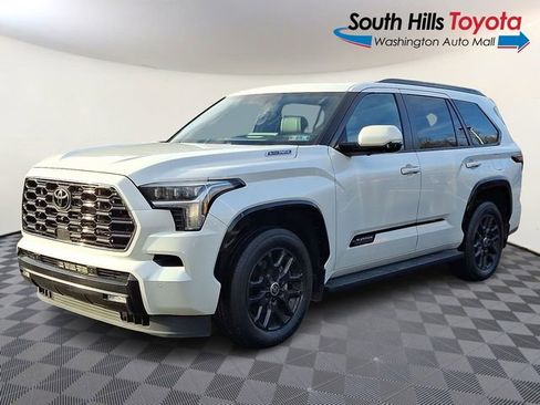 Used 2024 Toyota Sequoia Platinum AWD/4WD image 3
