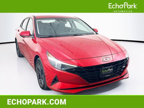 Used 2021 Hyundai Elantra SEL image 1