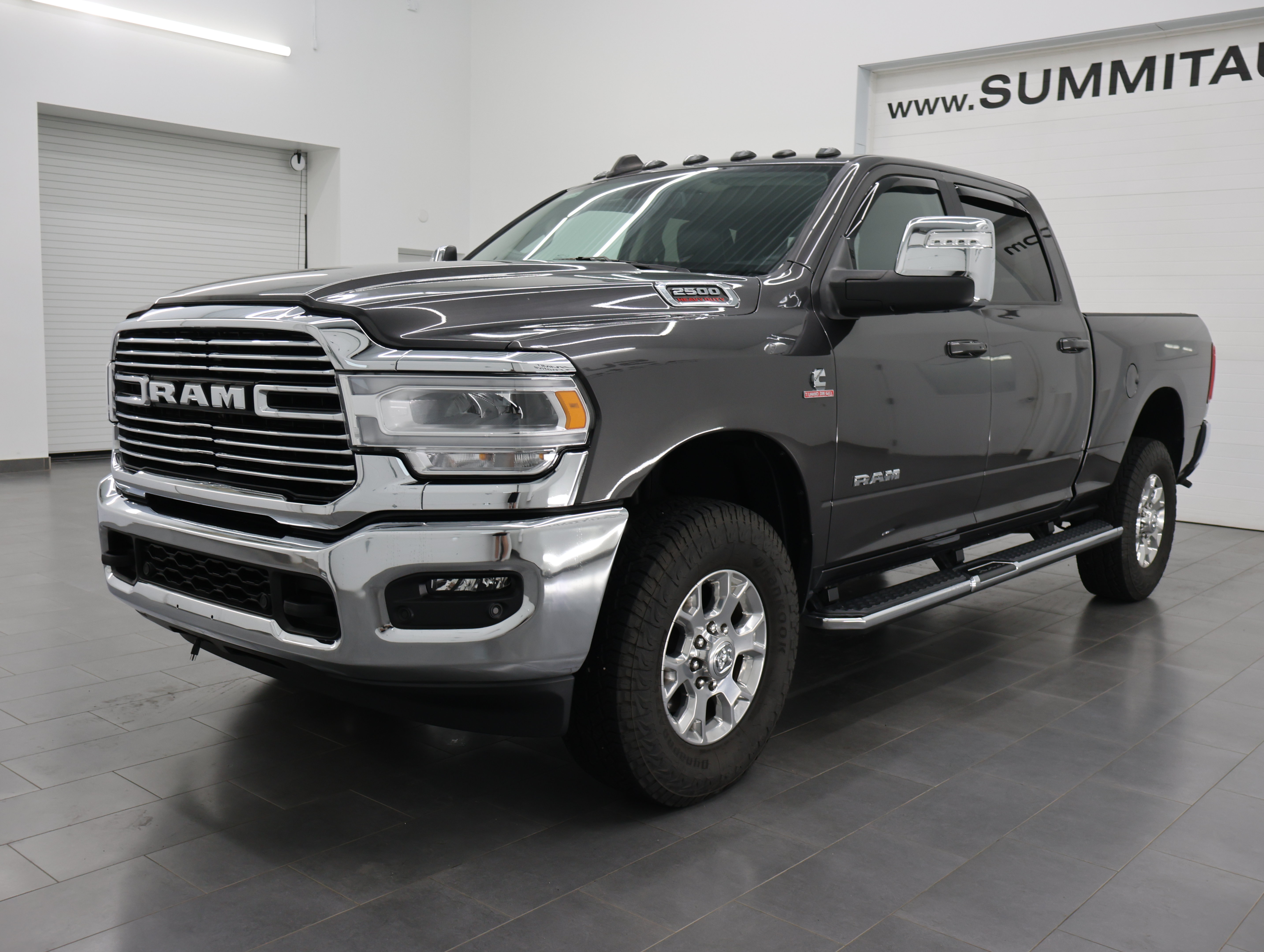 Used 2023 RAM 2500 Laramie AWD/4WD image 7
