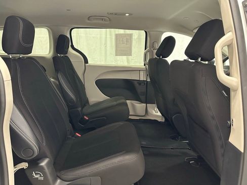 Used 2023 Chrysler Voyager LX image 56