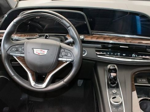 Used 2023 Cadillac Escalade Sport Platinum w/ Heavy-Duty Trailer Package AWD/4WD image 18
