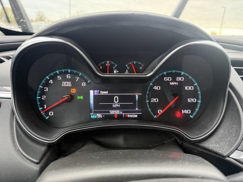 Used 2017 Chevrolet Impala LT w/ Convenience Package image 21