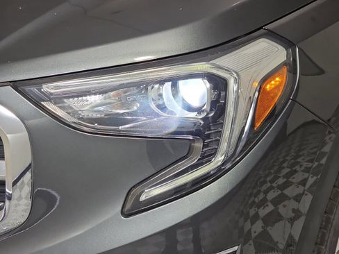 Used 2019 GMC Terrain SLT w/ Preferred Package FWD image 29