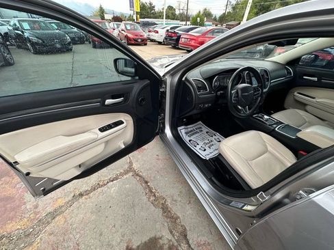 Used 2017 Chrysler 300 Limited AWD/4WD image 9