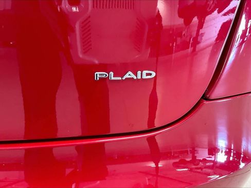 Used 2021 Tesla Model S Plaid image 9