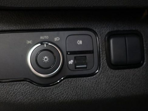 Used 2025 Mercedes-Benz Sprinter 2500 image 68