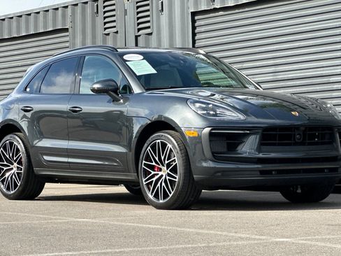 Certified 2025 Porsche Macan S image 10