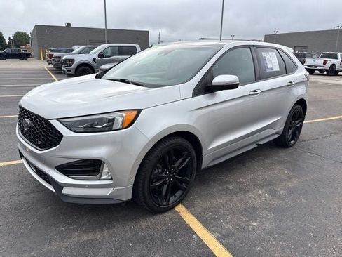 Used 2019 Ford Edge ST w/ Equipment Group 401A AWD/4WD image 16
