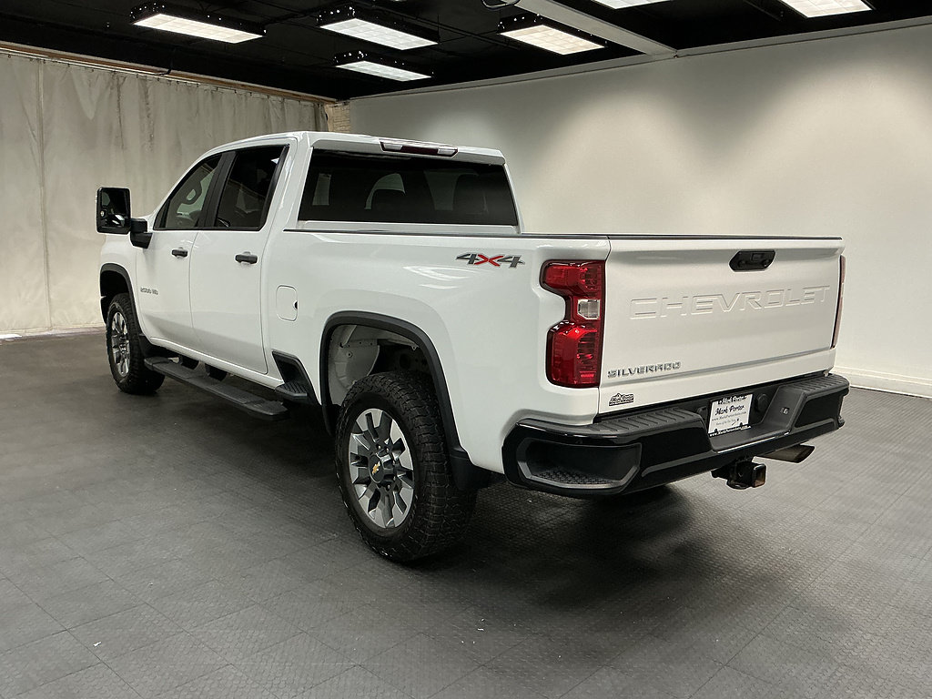 Used 2022 Chevrolet Silverado 2500 Custom w/ Custom Value Package AWD/4WD image 3