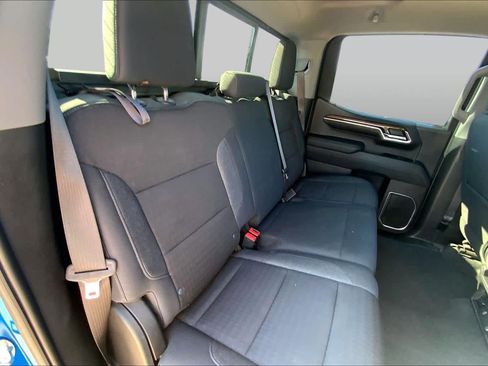 Used 2024 Chevrolet Silverado 1500 LT w/ Z71 Off-Road Package AWD/4WD image 18