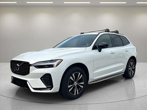 Used 2024 Volvo XC60 B5 Core AWD/4WD image 1