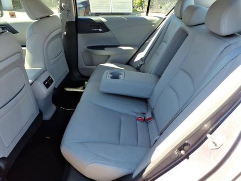 Used 2014 Honda Accord Touring image 9