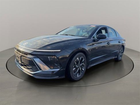 Used 2025 Hyundai Sonata SEL image 3