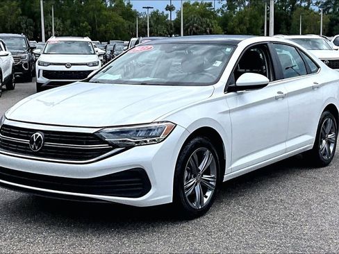 Certified 2023 Volkswagen Jetta SE FWD image 9