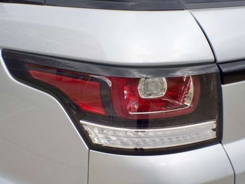 Used 2017 Land Rover Range Rover Sport SVR image 12