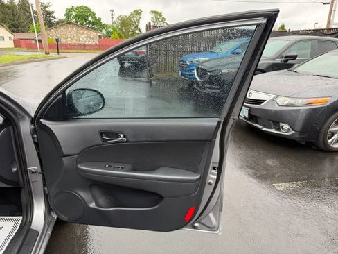 Used 2012 Hyundai Elantra FWD image 14