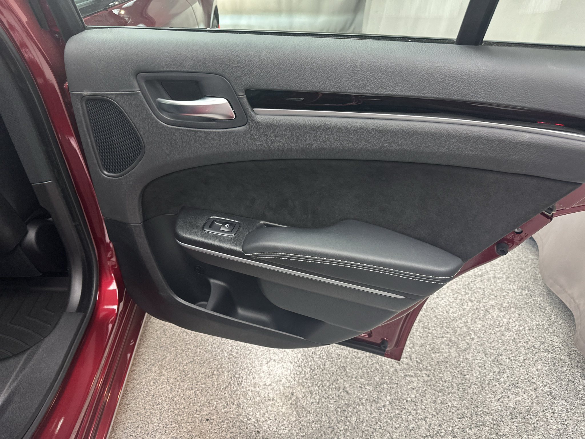 Used 2023 Chrysler 300 C RWD image 17