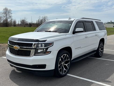 Used 2017 Chevrolet Suburban LT AWD/4WD image 3