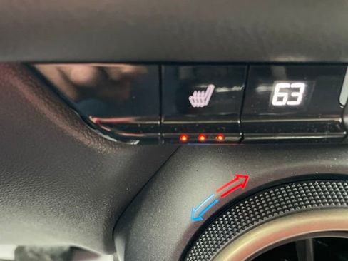 Used 2023 Chevrolet Blazer Premier image 28