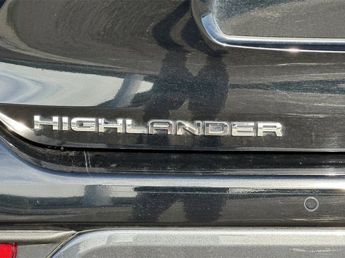 Used 2023 Toyota Highlander Limited image 29