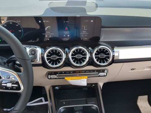 New 2023 Mercedes-Benz EQB 300 EQB 300 image 8