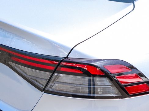 Certified 2023 Honda Accord LX image 9