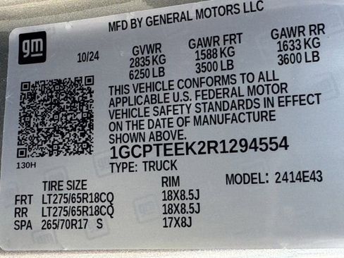 Used 2024 Chevrolet Colorado Trail Boss w/ Technology Package AWD/4WD image 32
