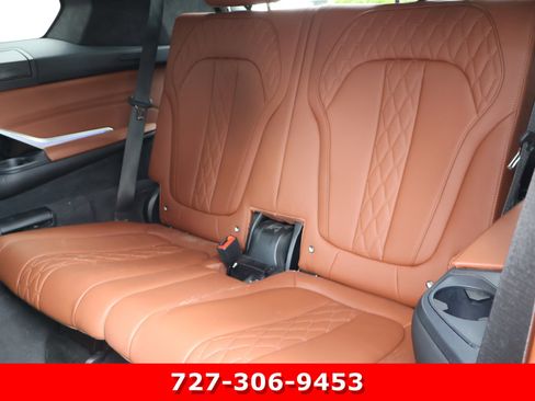 Used 2022 BMW X7 xDrive40i w/ M Sport Package AWD/4WD image 16