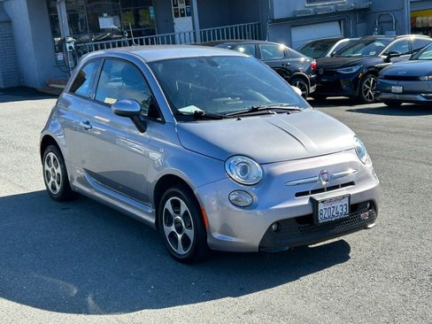 Used 2018 FIAT 500 e image 3