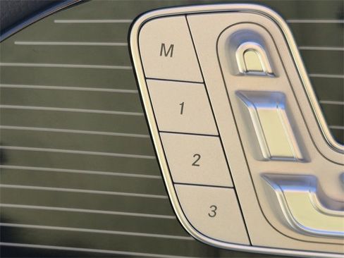 Used 2024 Mercedes-Benz GLS 450 4MATIC image 21